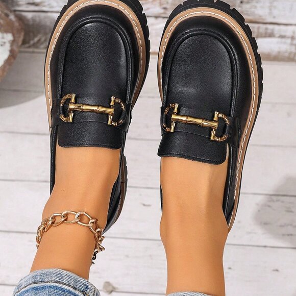 Black Casual Women's Platform Loafers with Metal Chain - Picture 3 of 6